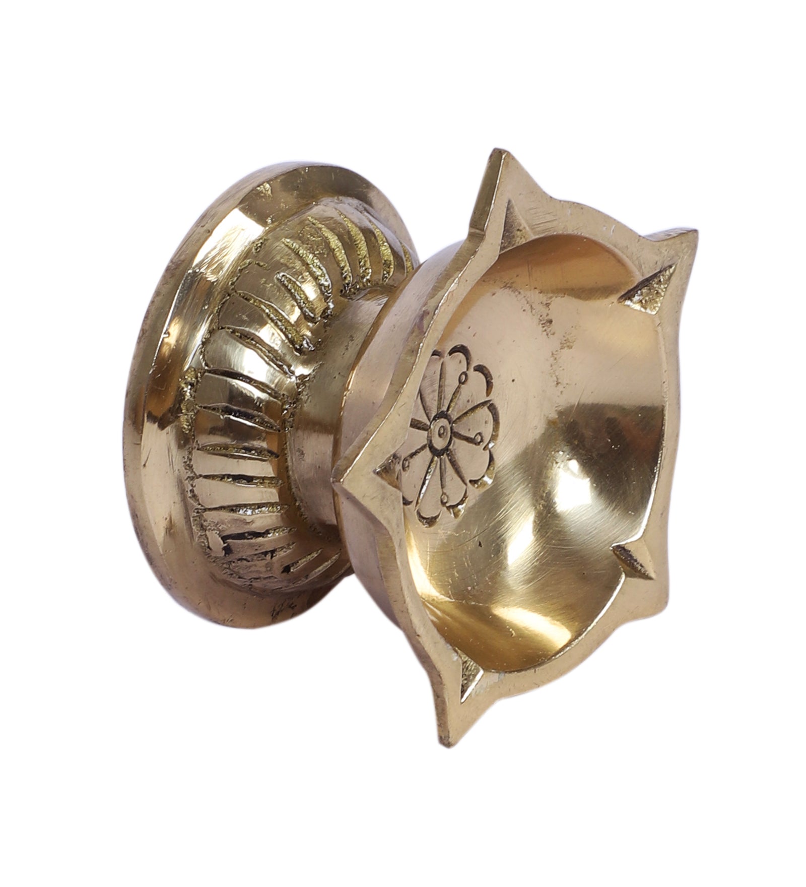 Ethnic Flower Carved 5 Oil Wicks Brass Diya, Brass Diya for Puja