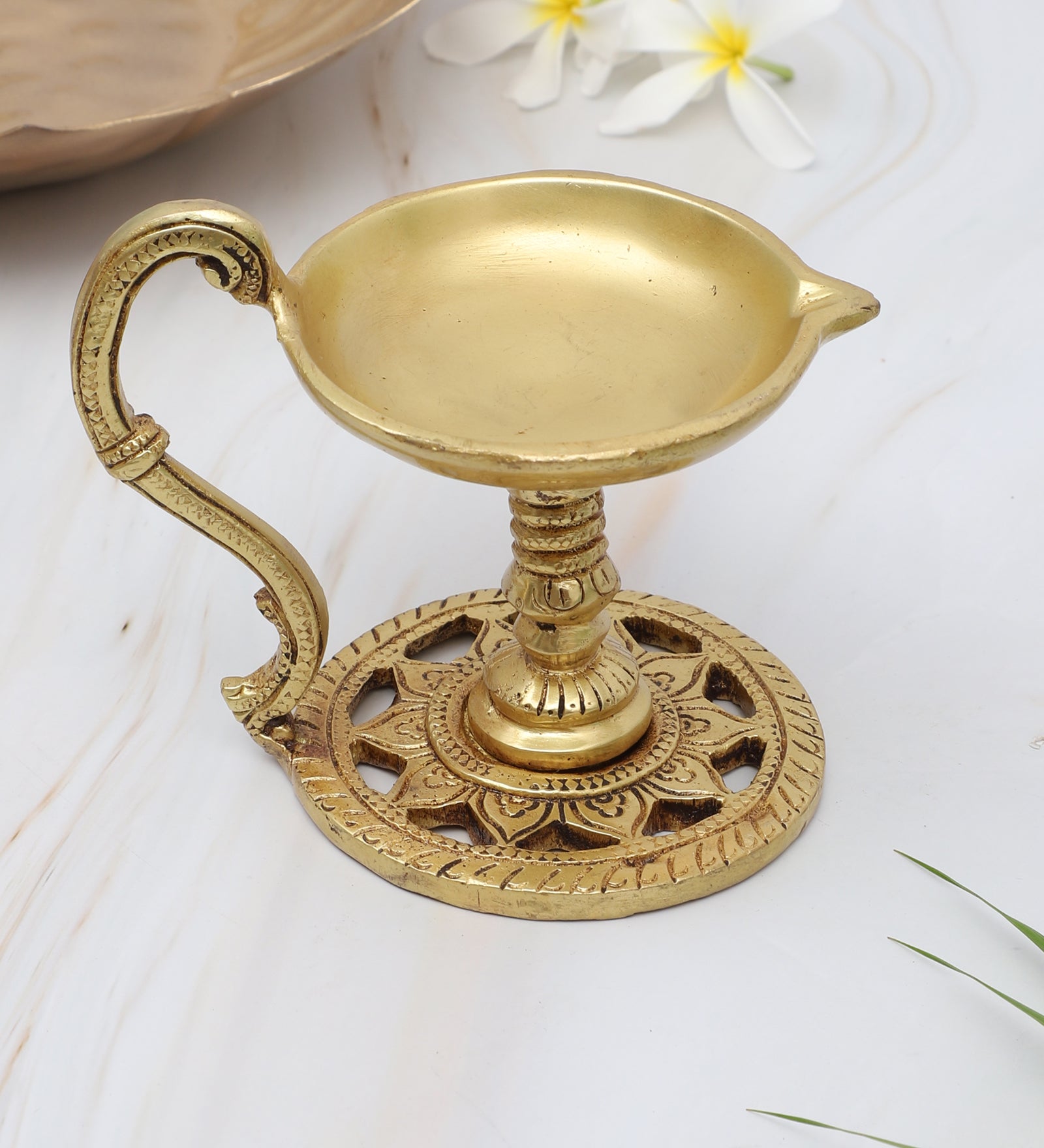 Brass Aarti Diya with Handle, Brass Pooja Deepak for Temple