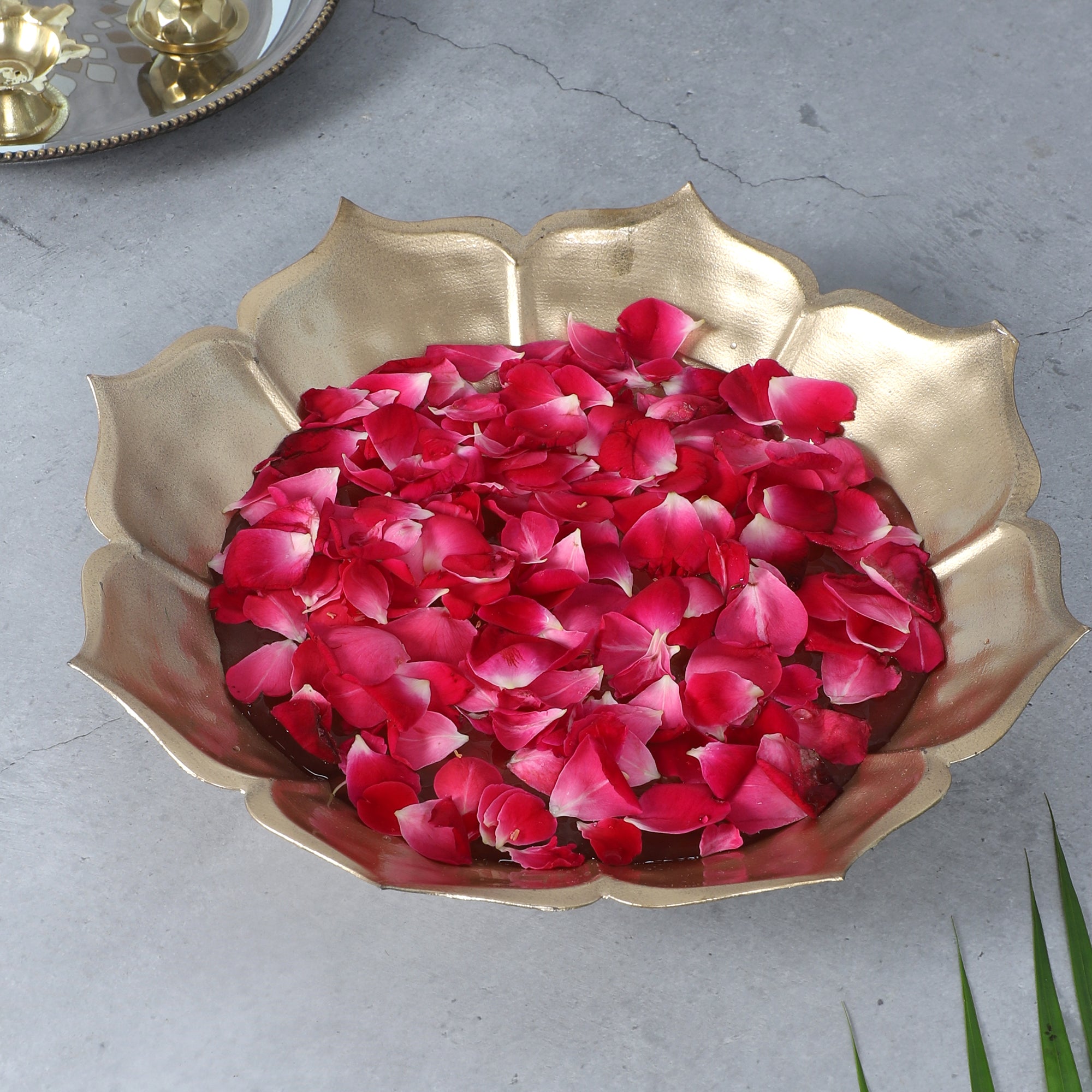 Flower Shaped Metal Decorative Urli Bowl, Bowl for Candle Flower