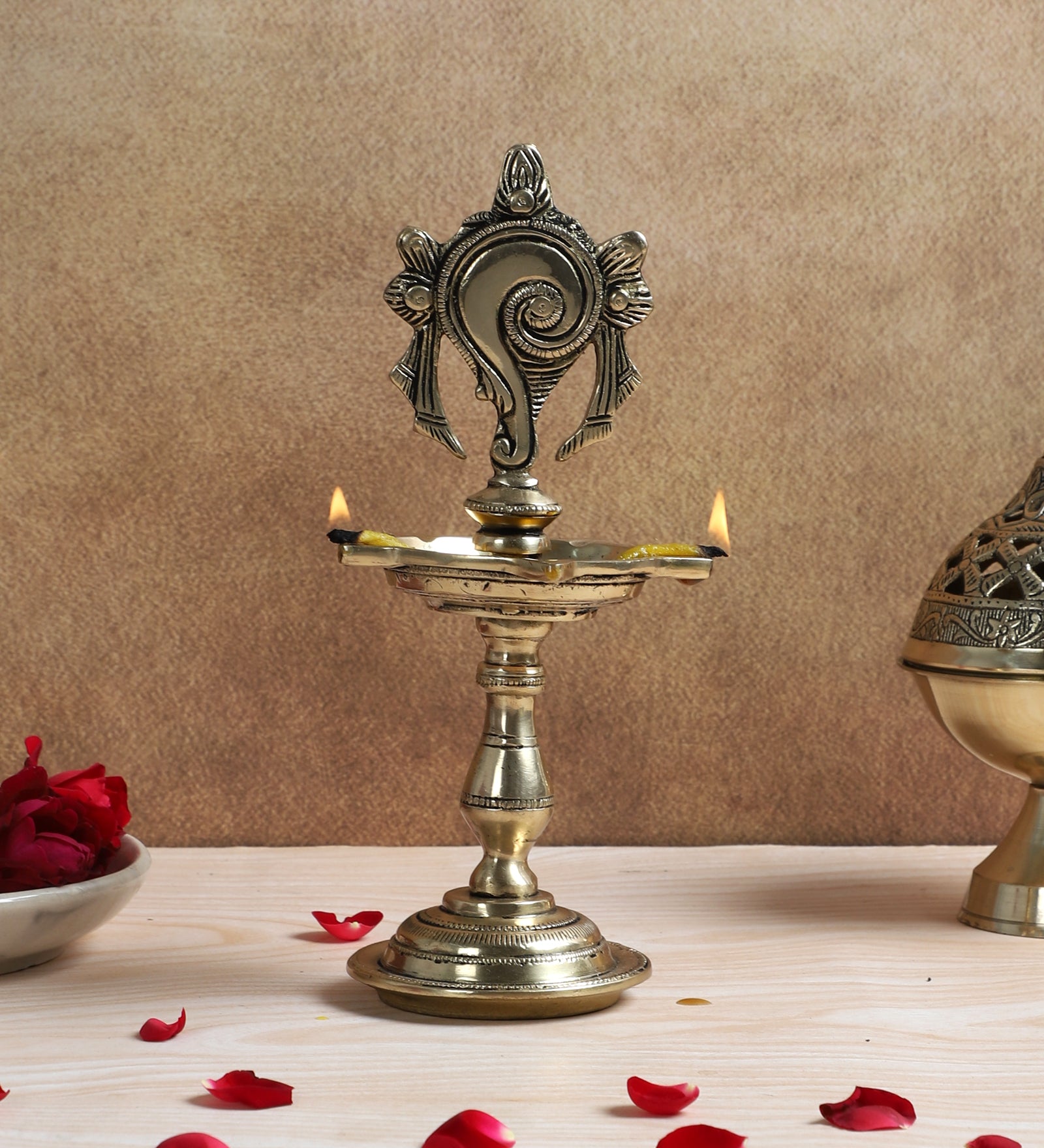 Shankh Design 5 Oil Wick Brass Diya, Pooja Deepak for Home Temple