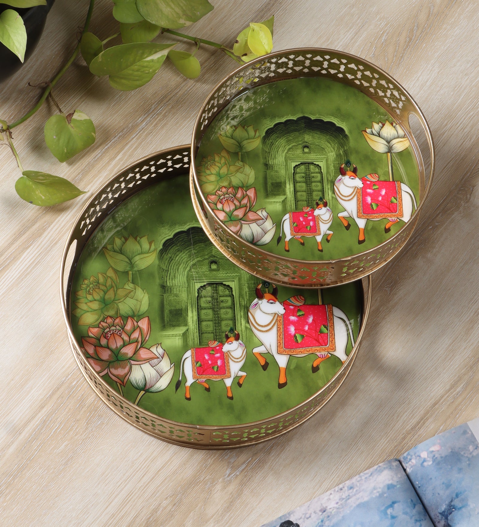 Traditional Kamdhenu Cows Design Serving Trays Set (8 Inches & 10 Inches), Serving Trays for Home Decor