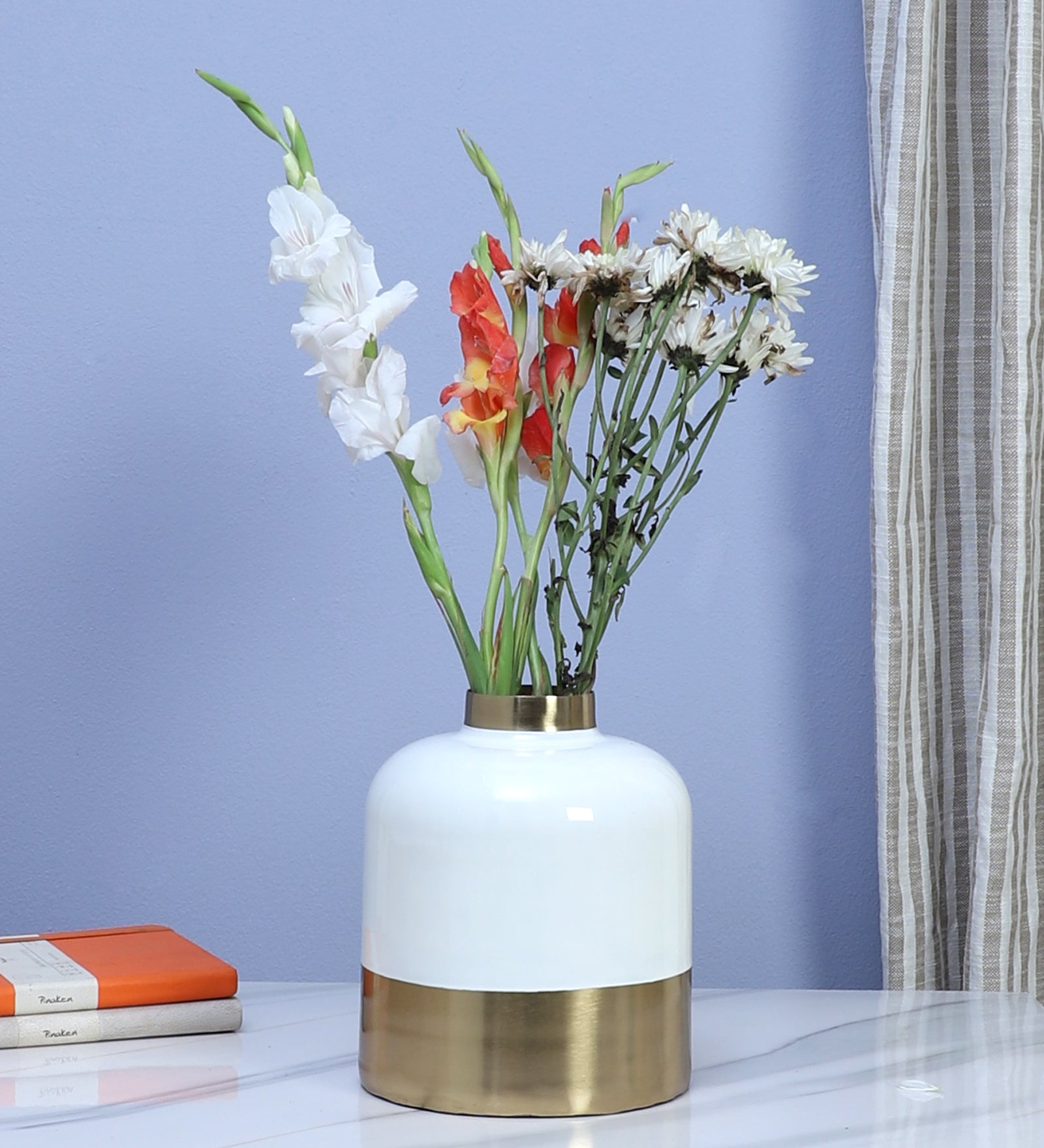 Metal 8 Inches Decorative Flowers Vase, Flowers Vase for Home Decor, Flowers Pot for Home & Office