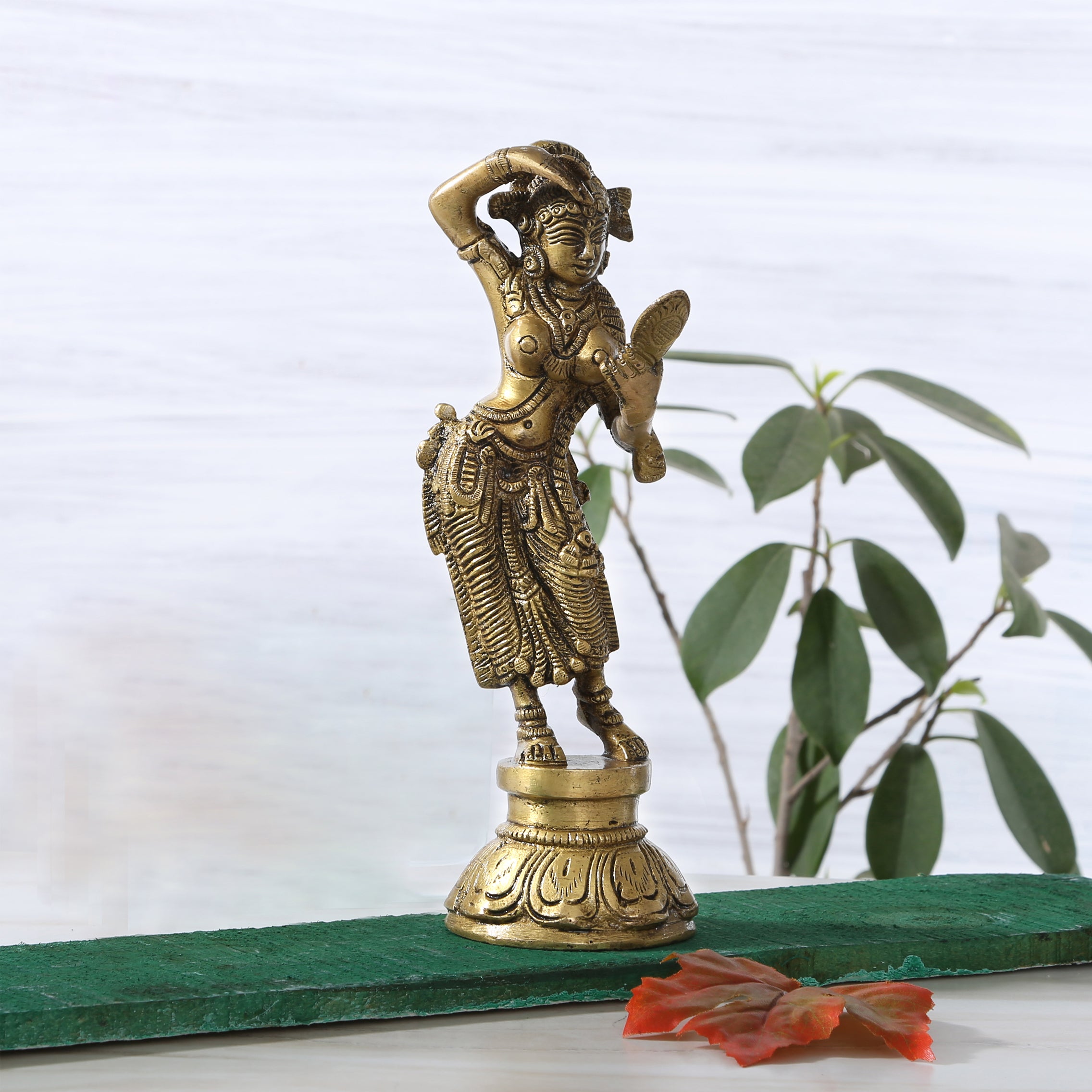 Brass Lady with Mirror Showpiece, Standard, Yellow